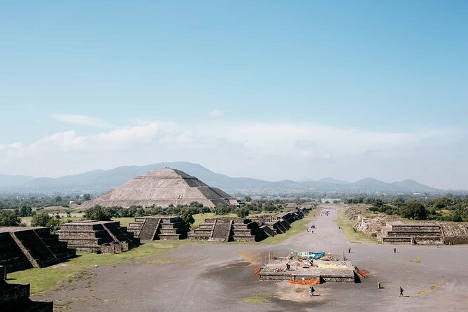 3X1 Teotihuacan, Basilica of Guadalupe, Tlatelolco and Tequila Tour - Tequila and mezcal tasting adds flavor, but not a full meal