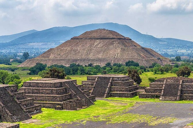 3X1 Teotihuacan, Basilica of Guadalupe, Tlatelolco and Tequila Tour - Teotihuacan: the day’s main attraction