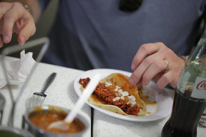 A Night of Tacos and Mezcal in Mexico City - Two city sights add context between bites