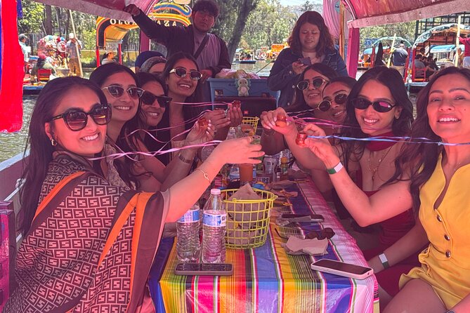 Boat Tour in Mexico City and Mezcal Fiesta with Food and ∞Drinks - What happens on the water