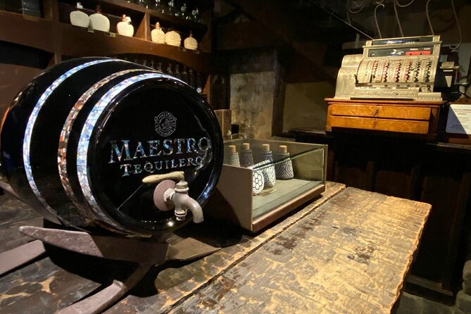 Cantaritos and Tequila Factory Tour - Guide Service and Group Size