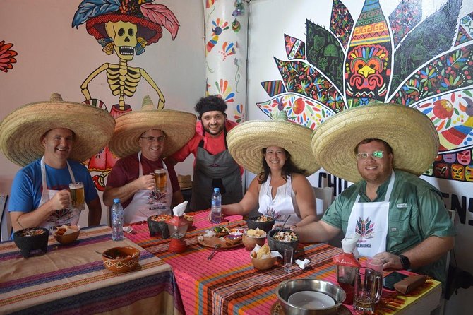Cooking classes + margaritas and mezcal tasting - Starting with roasted salsa and guacamole