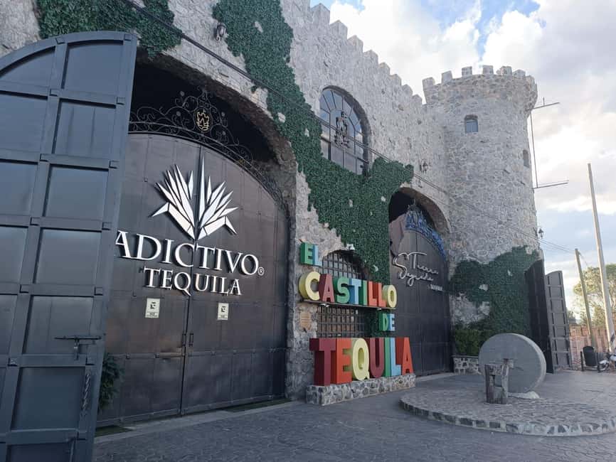 Destino Tequila: Experiencia Premier Privada - Amatitán’s grotto and a six-month aged pour