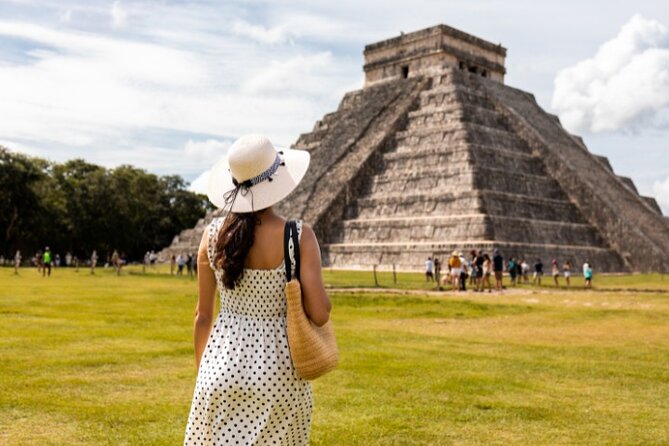Early morning Chichen Itza Tour: Cenote and Tequila Tasting - The buffet is convenient, with uneven execution