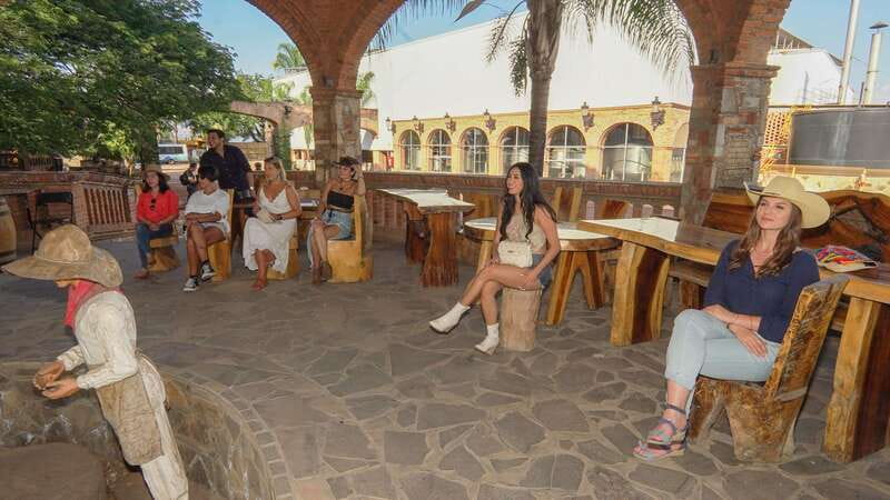 Guadalajara: Premium Tequila Tour with Tastings and Pairings - Should you book it?