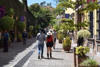 Guided Full Day Tour to Tequila and Cantaritos el Guero