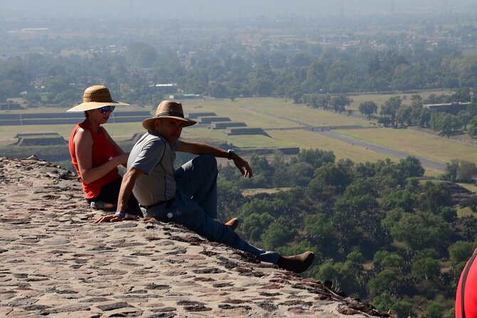 Historical downtown Mexico City & Teotihuacan Pyramids Mezcal tasting - Guides, driving, and the pace of the day
