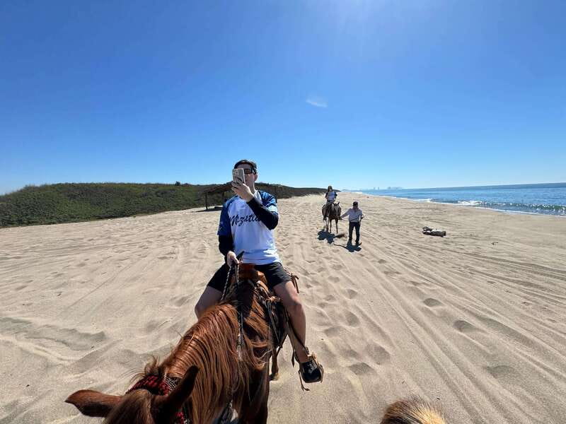 Jungle and beach horseback ride + lunch + mezcal - From Mazatlán pickup to Mr. Lionso Ranch