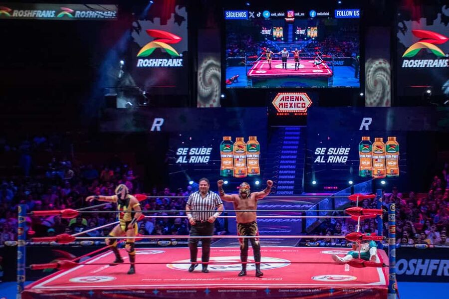 Mexico City: Local Walking Tour with Mezcal & Wrestling Show - Choosing between Arena México and Arena Coliseo