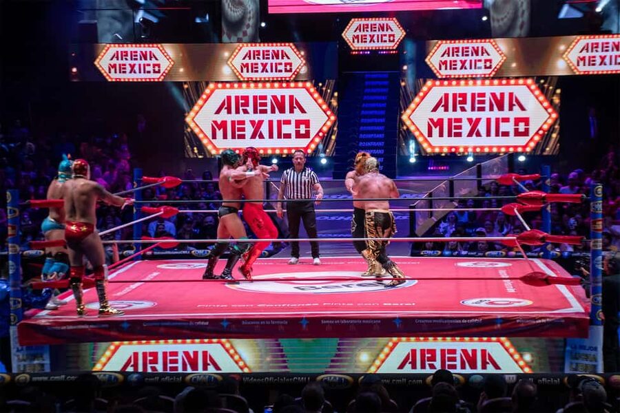 Mexico City: Lucha Libre Show, Walking Tour & Tequila - Entering Arena México or Arena Coliseo