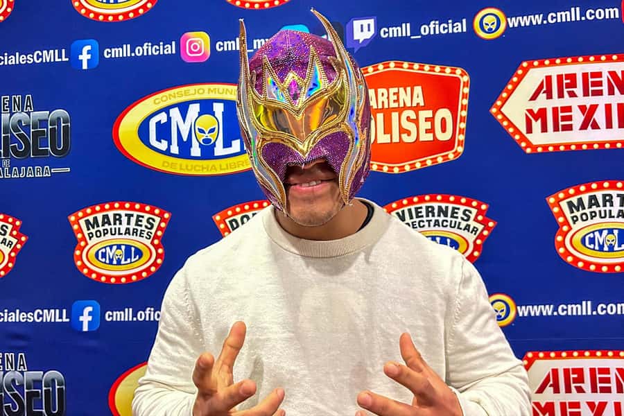 Mexico City: Mexican Lucha Libre Experience & Mezcal Tasting - Reaching the arena by Metrobus or on foot