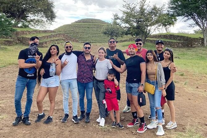 Private Full-Day Tour to Tequila and Guachimontones - Blue-agave fields and Cantaritos El Güero