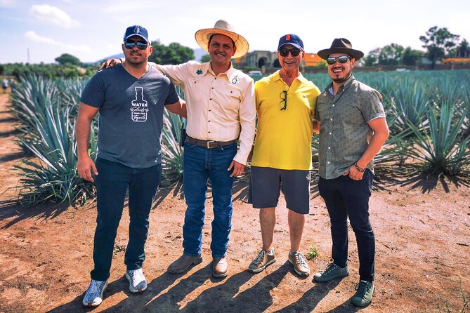 Private Full-Day Tour to Tequila Pueblo Magico - How the tour handles food, shopping, and extra costs