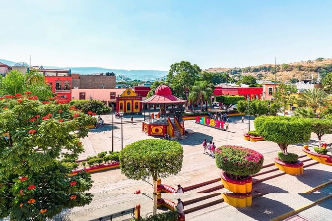 Private Tour La Fortaleza Distillery and visit to Tequila - The guides and the tone of the day
