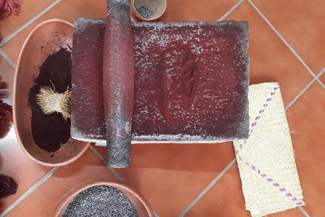 Private tour Mitla, Weavers town, Mezcal and Boil the water - Why this private Oaxaca route works