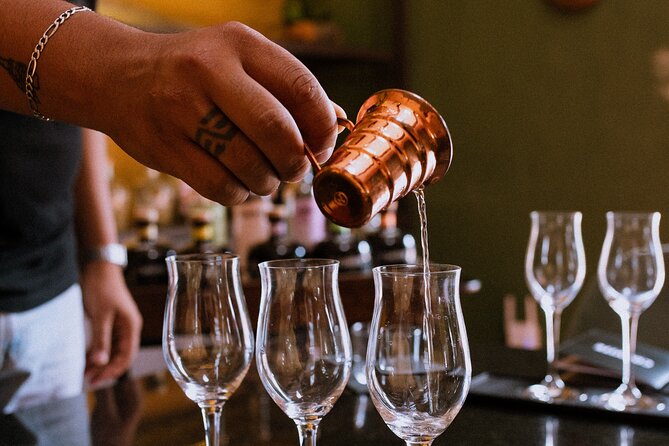 Tasting of Mezcal with the best selling brand in Oaxaca - A closer look at aroma, flavor, and texture