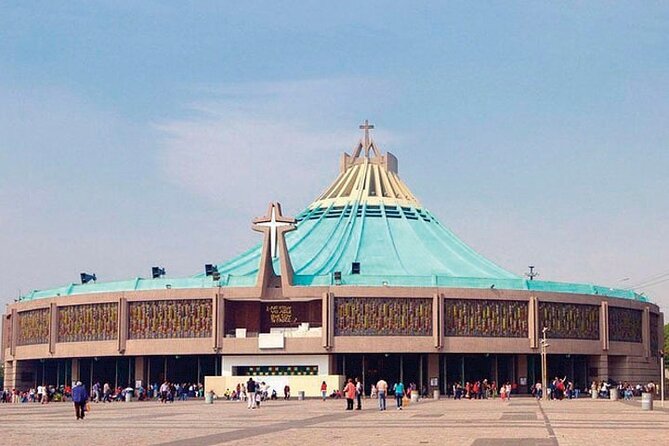 Teotihuacan and Basilica of Guadalupe with mezcal, tequila & handcrafts - Plaza of the Three Cultures: a compact opening lesson