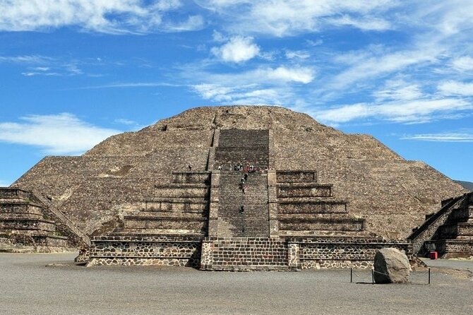 Teotihuacan, Shrine of Guadalupe & Tlatelolco - Transport, pickup, and the real price of convenience