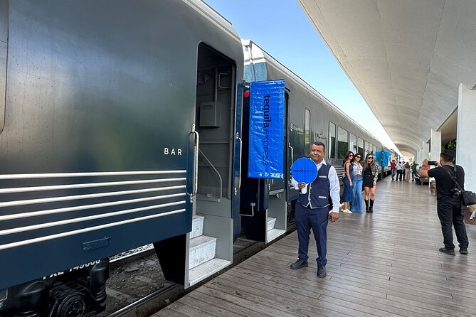 Tequila Express Round Trip by Train - Blue agave country and the UNESCO setting