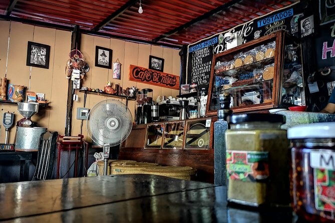 Tour Los Caminos del Mezcal Café and Pedal Loom Factory - Coffee and Local Products at Café nduva