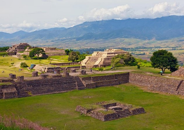 Tour Monte Albán, Hierve el agua, Teotitlán Del Valle and Mezcal - Key points to know before booking