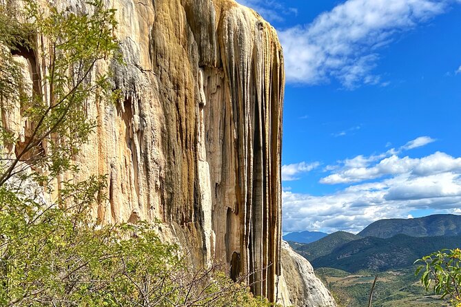 Tour Monte Albán, Hierve el agua, Teotitlán Del Valle and Mezcal - Who will get the most from this day