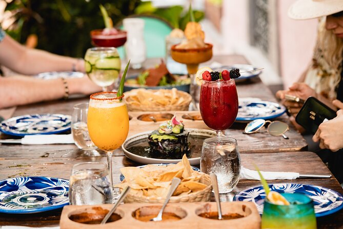 VIP Tequila Night Tour with Dinner and Tasting - Dinner with a three-course rhythm