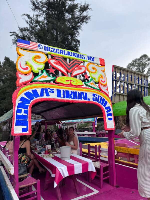Xochimilco: Tequila tasting (unlimited) and cultural party on a boat - The final 30 minutes: games, karaoke, and more tequila