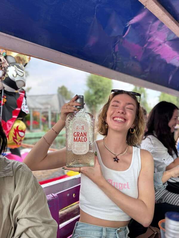 Xochimilco: Tequila tasting (unlimited) and cultural party on a boat - How social is the experience?