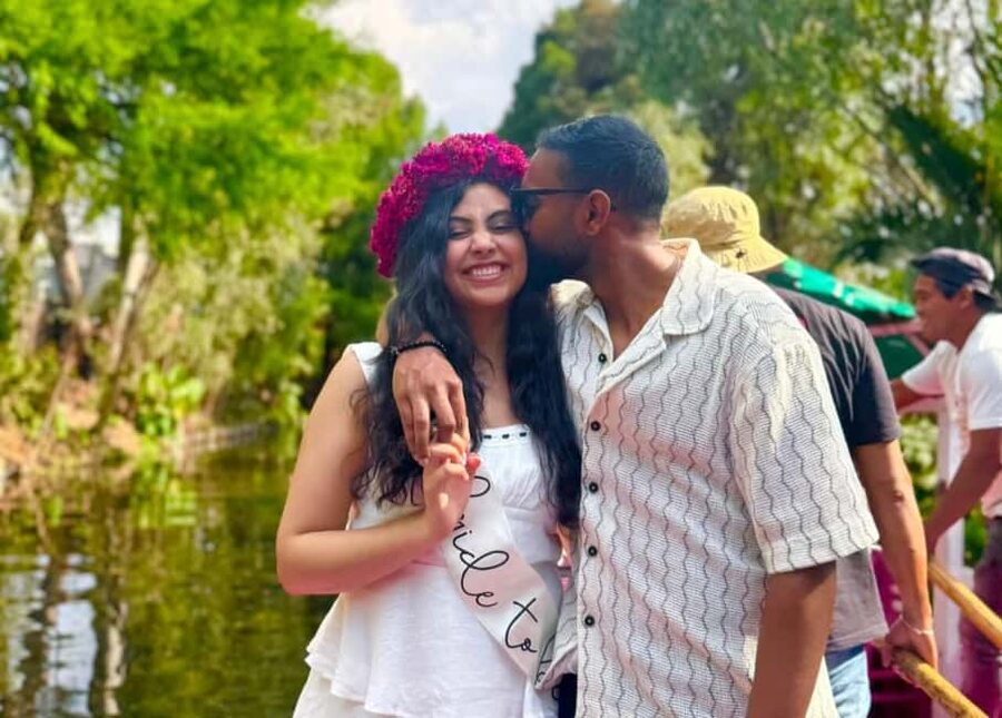 Xochimilco: Tequila tasting (unlimited) and cultural party on a boat - Getting to the right dock at Xochimilco